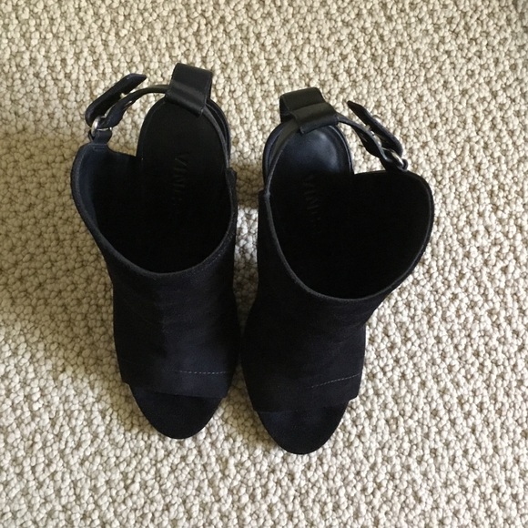 VINCE “ADDISON “ suede ankle booties size 7 US . - Picture 9 of 10